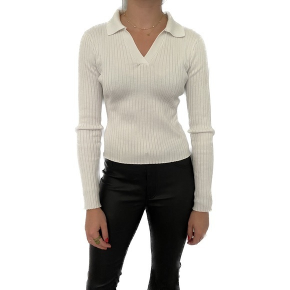 🐚‎ shareen collections white collared sweater 🐚